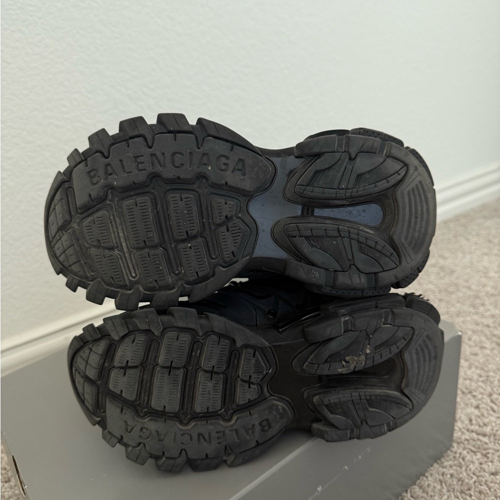 Balenciaga Unisex Track Sneakers - Picture 5 of 7